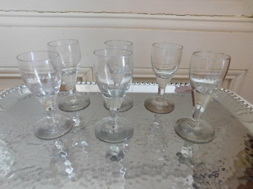 Suite six anciens verres à - anciens,
