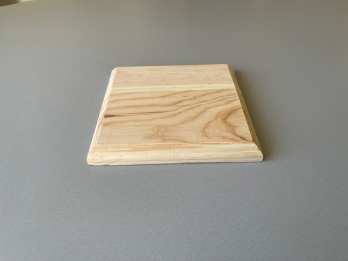 Socle carré bois brut - carré,