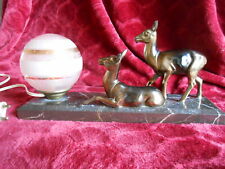 Lampe ancienne sur socle marbre ornée 2 biches et globe rose décor doré