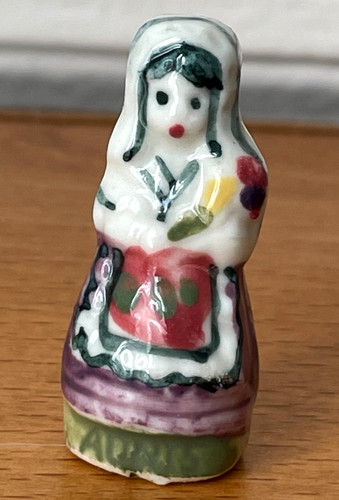 Fève région france femme - fève,