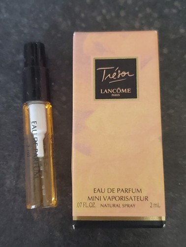Echantillon tube sur carte