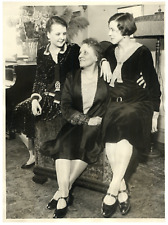 Marion Talley, prima donna du Metropolitan Opéra, avec sa mère et sa soeur Vinta