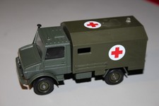 MERCEDES UNIMOG Ambulance (Militaire Solido) 1/43