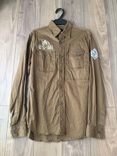Chemise militaire hystérique
