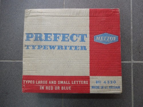 Mettoy 4320 prefect typewriter - mettoy,