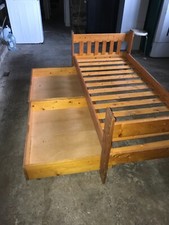 lit et commode en pin