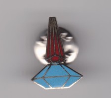 Pin's Parfum - Cacharel Loulou