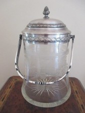 seau à biscuits en cristal ciselé et en métal argenté  Orfèvre Ravinet d'Enfert.