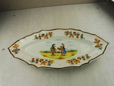Ancien plat ovale décor
