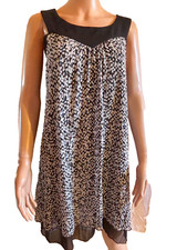 LA FEE MARABOUTEE   robe  sans manches taille   40