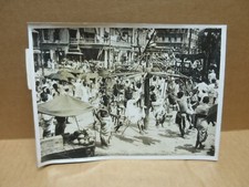 CALCUTTA (Inde) photographie Moslem Festival enfant balançoire manège vers 1930