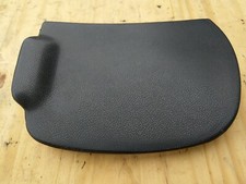 Couvercle boite a gants gauche