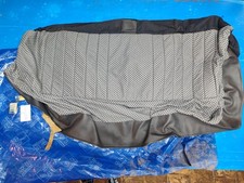 Coiffe en skaï et tissu