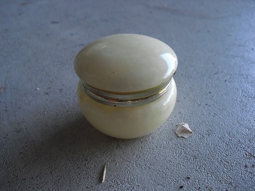 Small stone ring box - small,