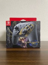 Manette Nintendo Monster