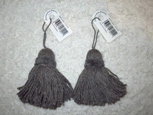 Paire pompon très touffu - trÈs,