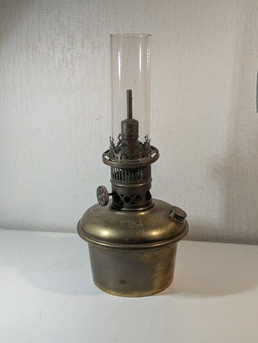 Ancienne lampe pétrole - ancienne,