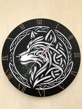 Horloge Chien en bois fabriqué en découpe laser de 29 cm de diamètre