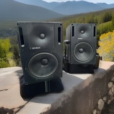 Vend 2 Enceintes Actives GENELEC 1031A et son caisson de basses 1092A. Très  bon