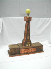 lampe phare boîte art populaire bois pirogravé et métal doré vintage