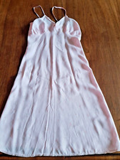 Combinaison des années 50 en satinette rose à fleurs