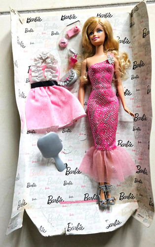 Poupée doll barbie 2010 - doll,