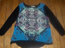 JOLIE TOP SANDRO NEUF TAILLE 1 100% SOIE ET DOS COTON COULEUR NOIR AVEC MOTIFS