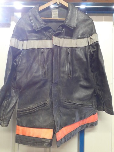 Ancienne veste pompier cuir - ancienne,