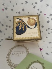 Petite boîte Ladurée Noël 2024 + liste parfums Paris France macarons