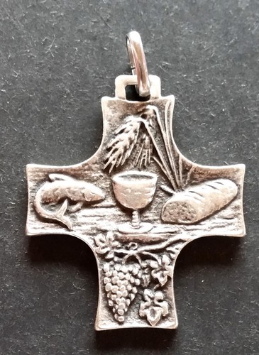 Belle médaille religieuse