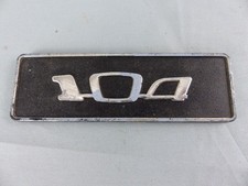 PEUGEOT 104 sigle emblème logo insigne monogramme hayon coffre en plastique