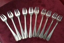  ménagère  12 petites