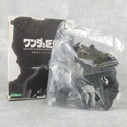 F13 465 figurine one coin - #f13-465,