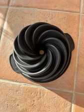 MOULE  ROND BUNDT CAKE TWIST SOLEIL - GUY DEMARLE - NOIR - OHRA NEUF
