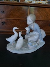 LLADRO 4849 ,réédition 1995, figurine en porcelaine couleurs pastel.