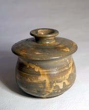 Pot céramique tourné et signé, ancien collection poterie fait main