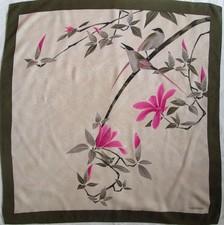 -Superbe Foulard  VALENTINO