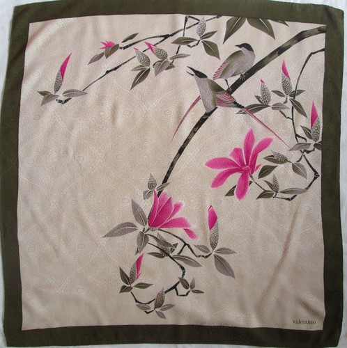 Superbe foulard valentino - -superbe,
