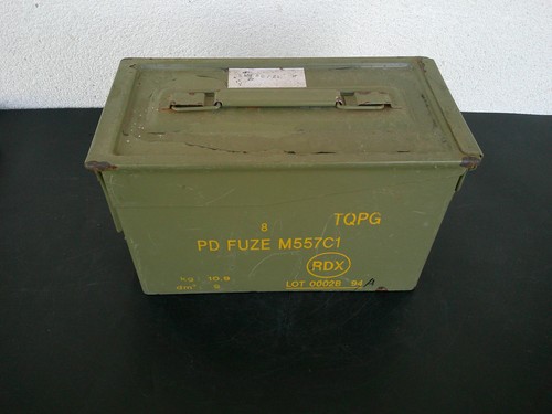 Boite munitions ancienne - a,