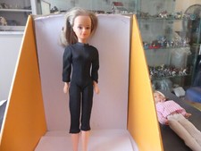 JOUET ANCIEN POUPEE MANNEQUIN TRESSY BELLA TUNIQUE NOIRE