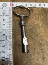 Clé d'horloge pendule remontoir ancien en fer  Cle Carré De 6 mm . Réf. N.10