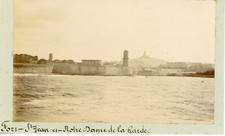 France, Marseille, le fort Saint-Jean et la basilique Notre-Dame-de-la-Garde Vin