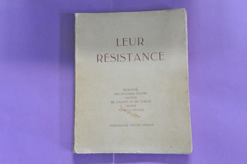 Leur résistance mémorial - leur, résistance.