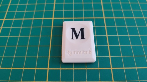 Tuile lettre pièce - m,
