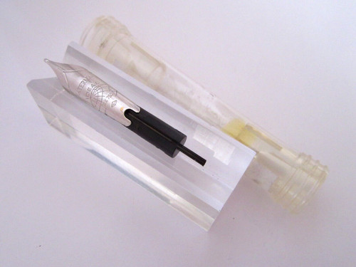 Section plume 18 carats - or,