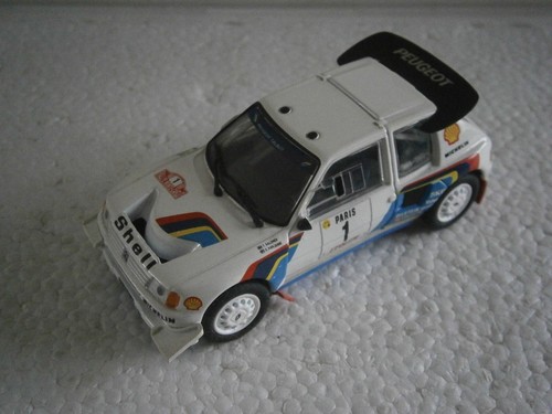 Voiture miniature peugeot 205 - voiture,