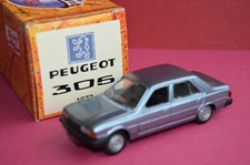 NOREV HACHETTE = PEUGEOT 305 Sr BERLINE 4PORTES 1977 AVEC BOITE TBE ech 1/43
