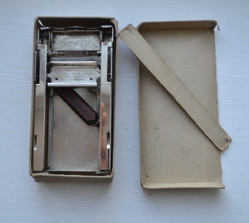 Ancien affûteur aiguiseur - , de