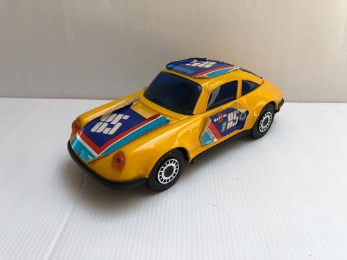Gorgo porsche à - gorgo, (joustra)