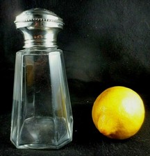 * Saupoudreuse  argent massif